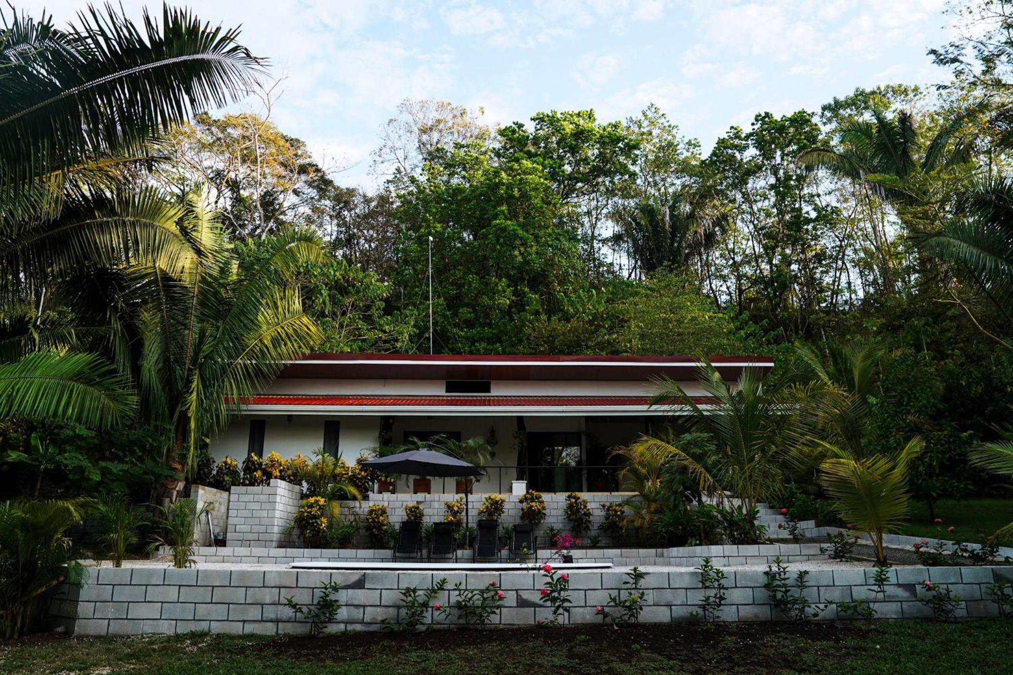 House In The Palm Forest Puerto Carrillo Exterior foto